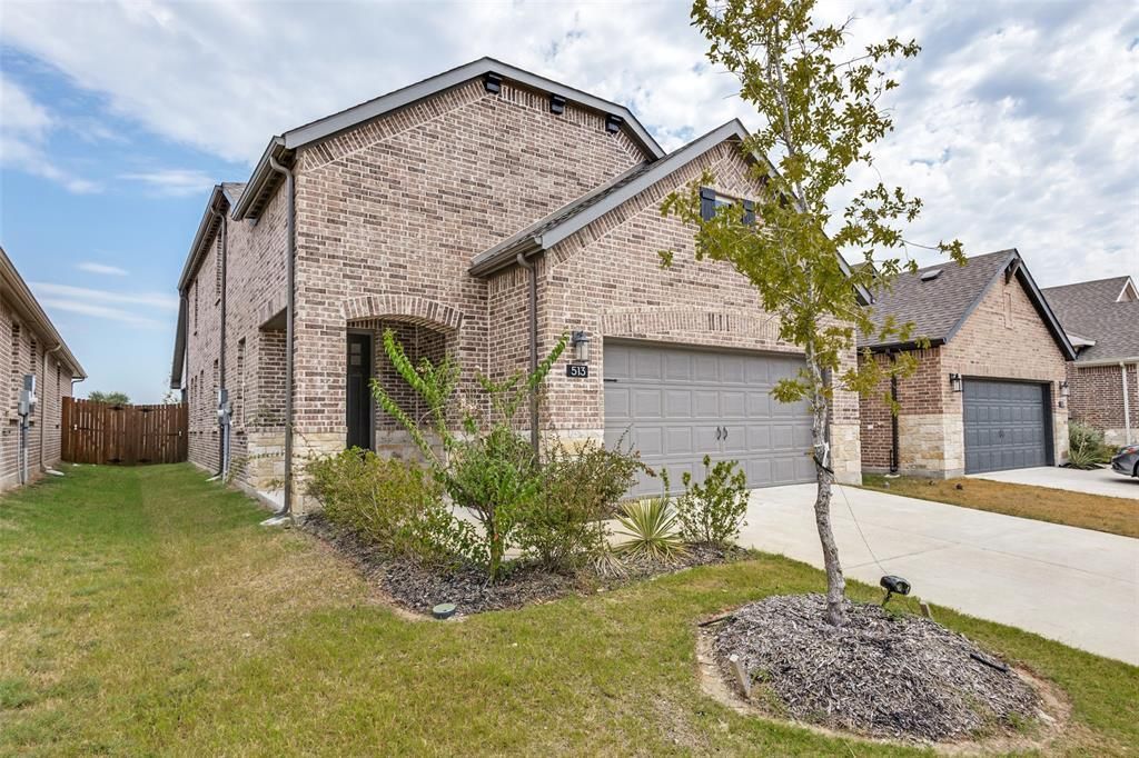 513 Waterhouse Lake Drive, Anna