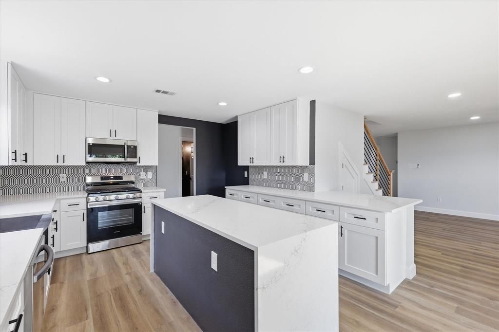 5644 Meadows Way, North Richland Hills