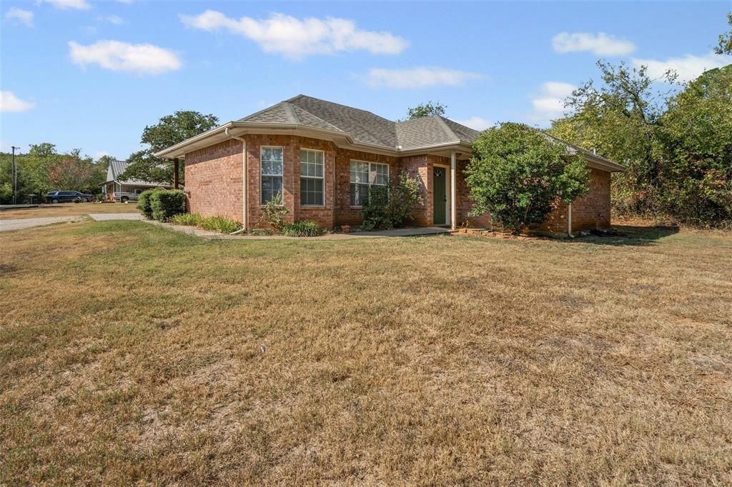 904 E 3rd B Street, Weatherford
