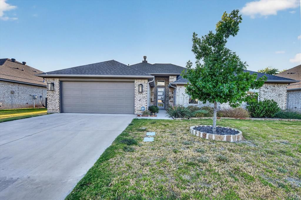 412 Brinkley Drive, Saginaw