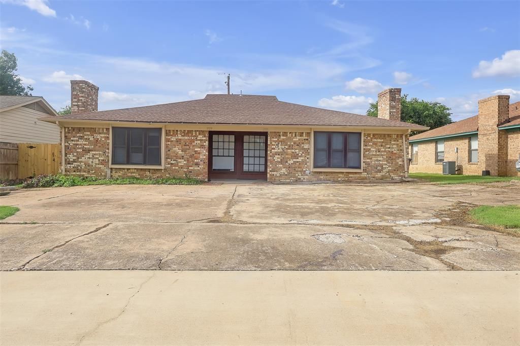 919 Southmoor Drive, Arlington