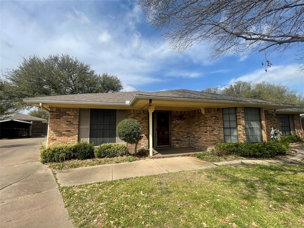 4508 Mill Pond Court, Fort Worth