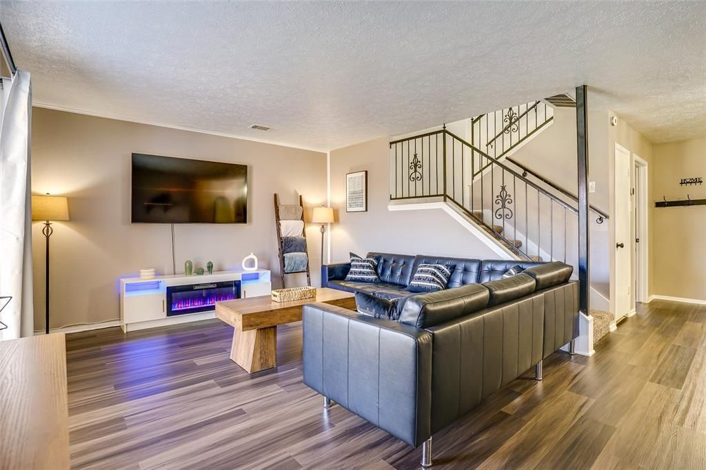 42 W Creek Lane 3, Grand Prairie