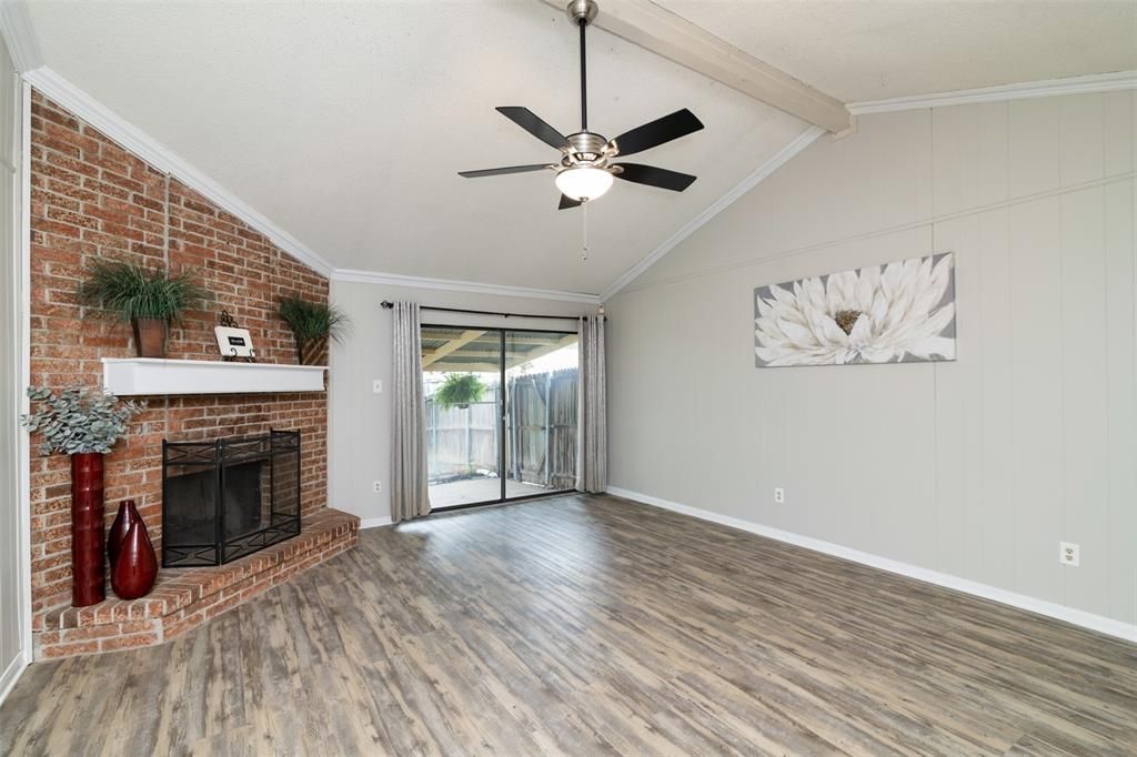 2937 Carnaby Lane, Garland