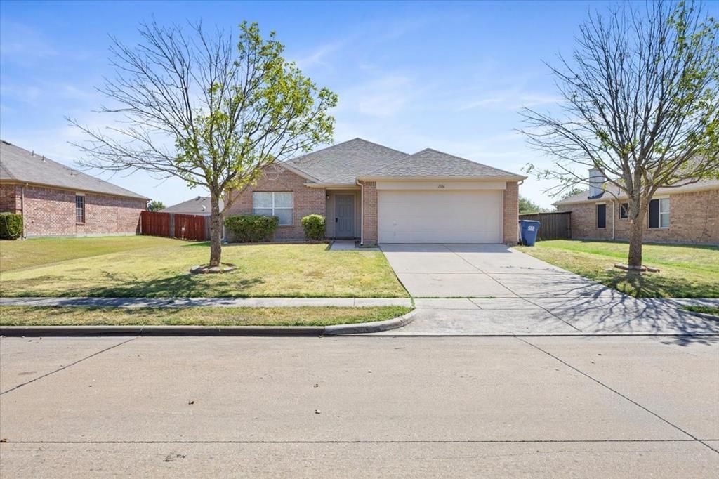 1506 Waters Edge Drive, Glenn Heights