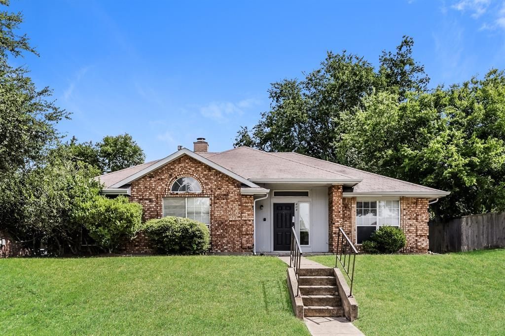 404 Derby Lane, DeSoto