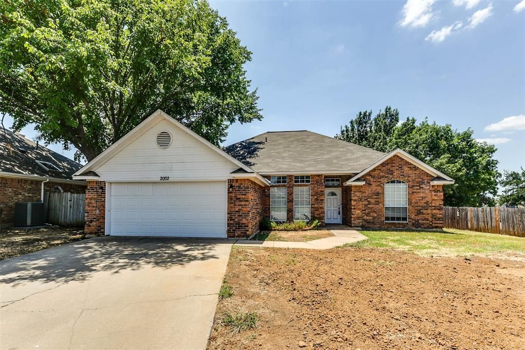 2002 Summerwind Court, Denton