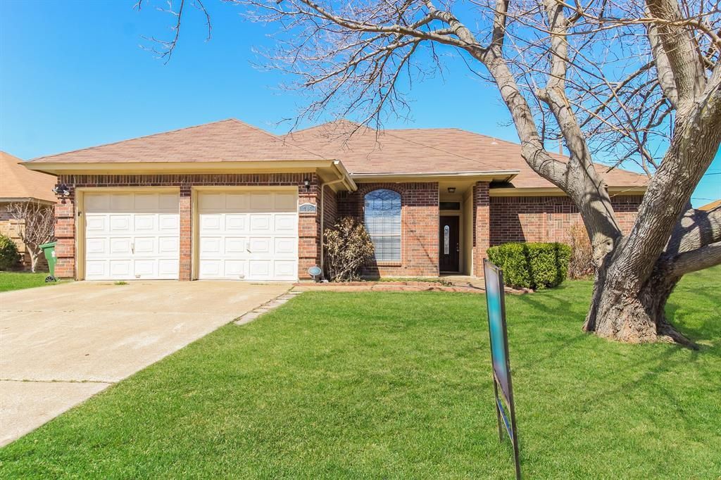 705 Running Creek Drive, Arlington