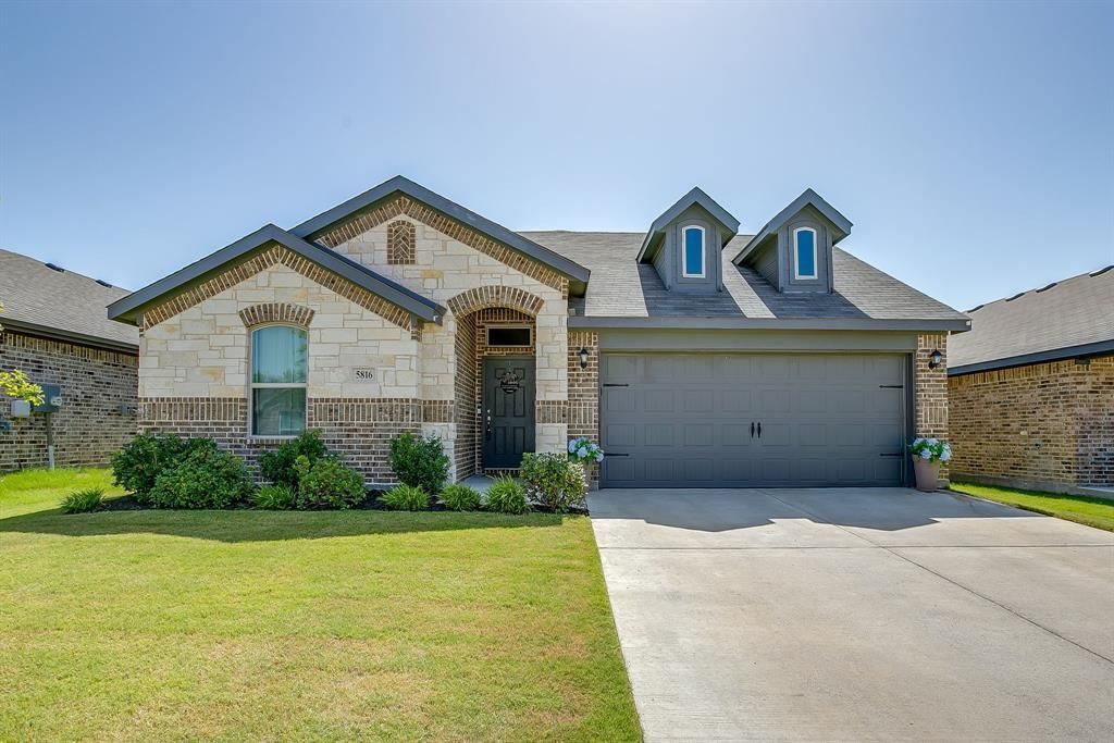 5816 Brookville Drive, Fort Worth