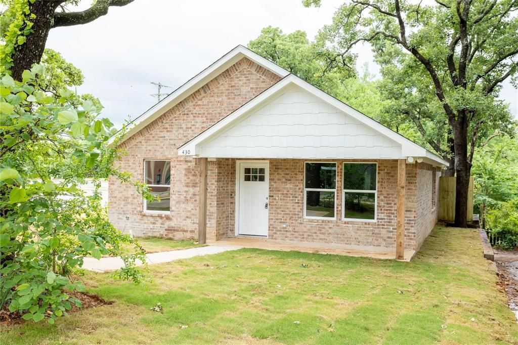 430 E Hull Street, Denison