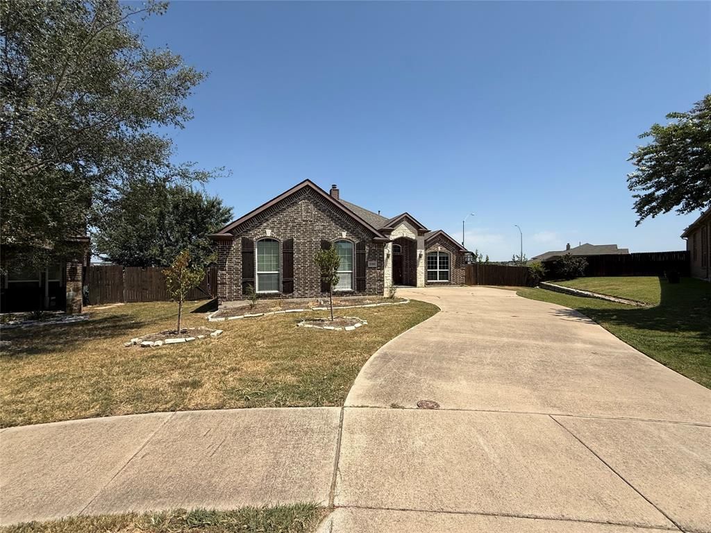 8300 Blue Periwinkle Lane, Fort Worth