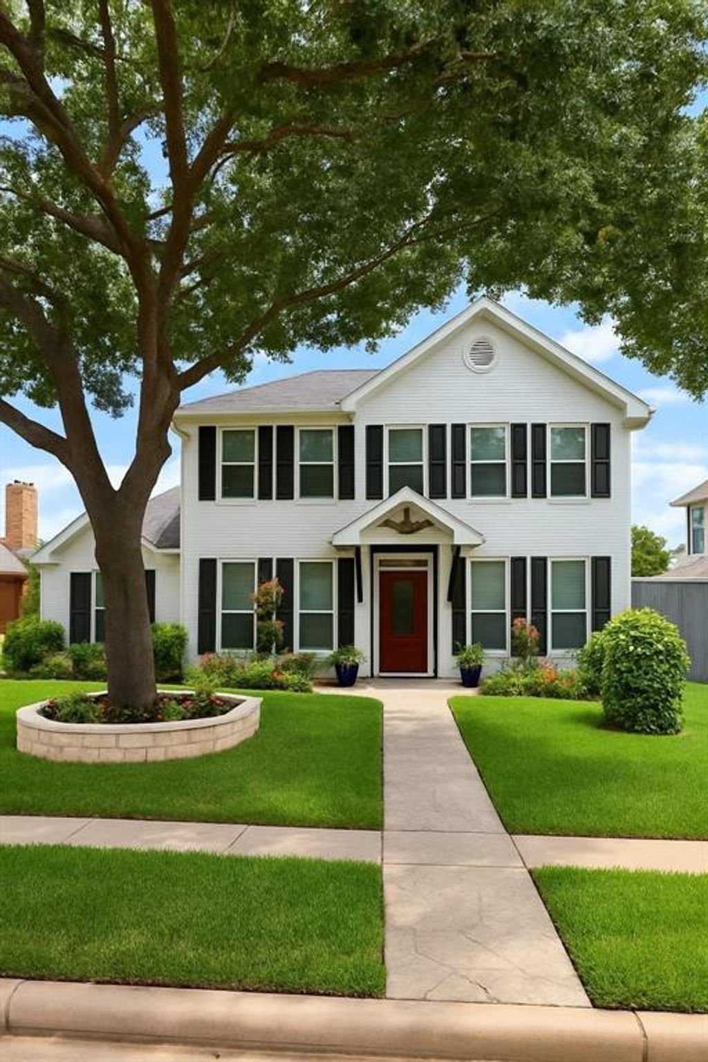 2009 Antwerp Avenue, Plano