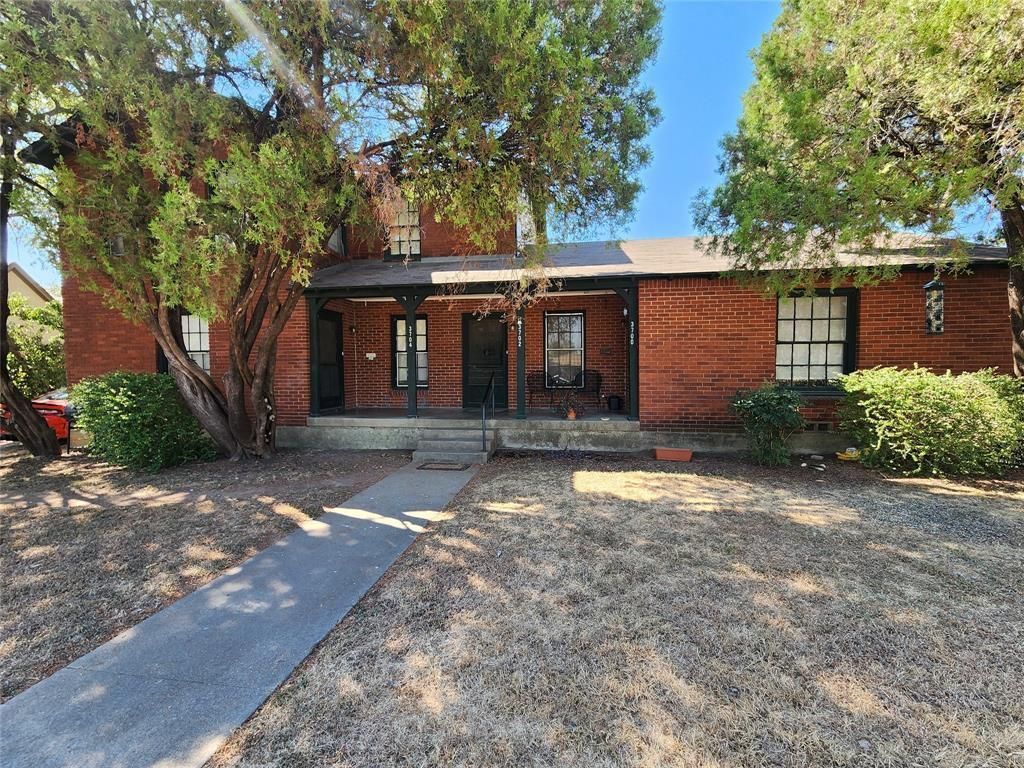 3704 Meadowbrook Drive, Fort Worth