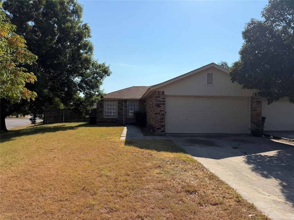 7551 Boxwood Court, Fort Worth