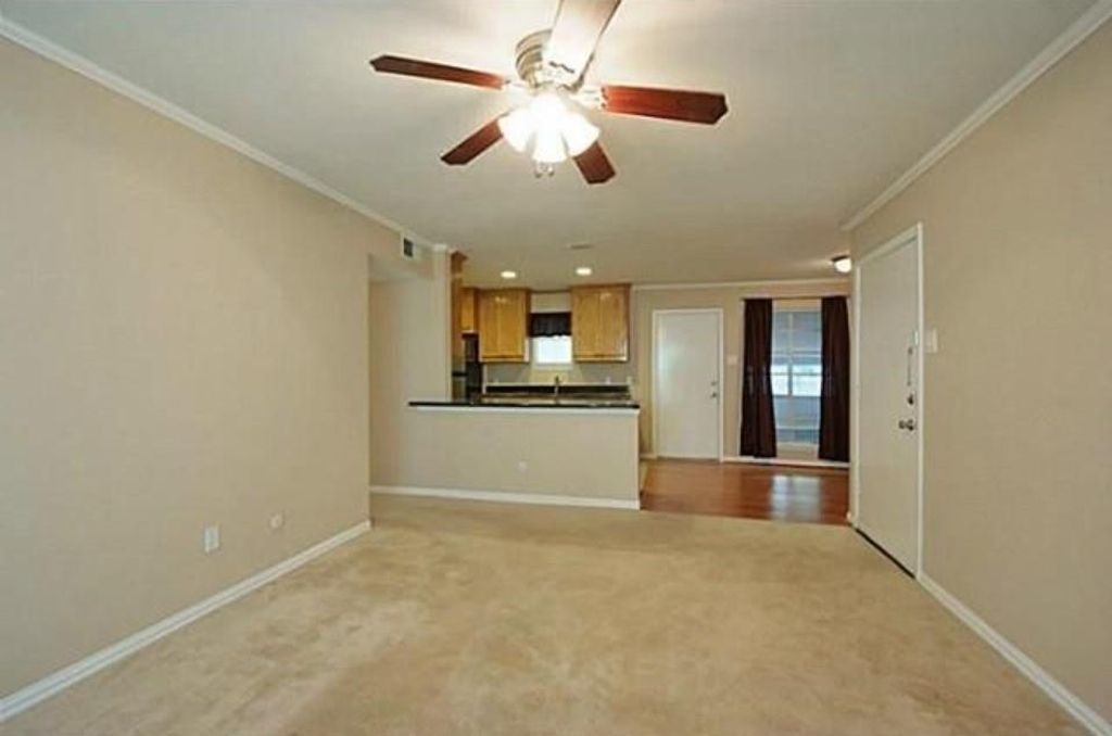 10594 High Hollows Drive 290, Dallas