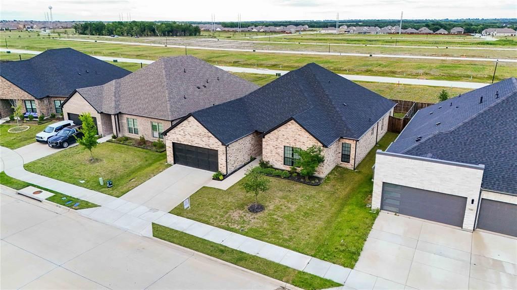 354 Rock Acre Drive, Lavon