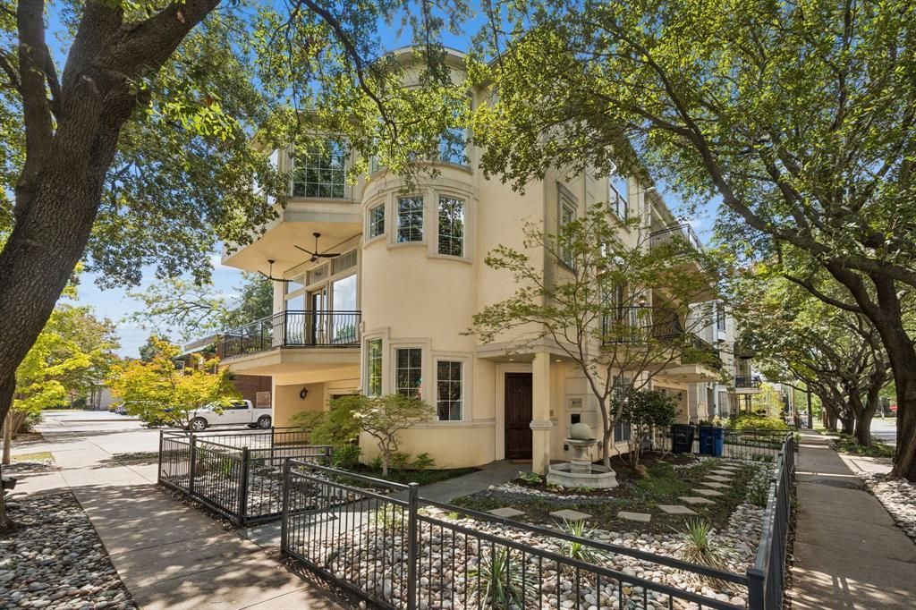 4039 Holland Avenue, Dallas