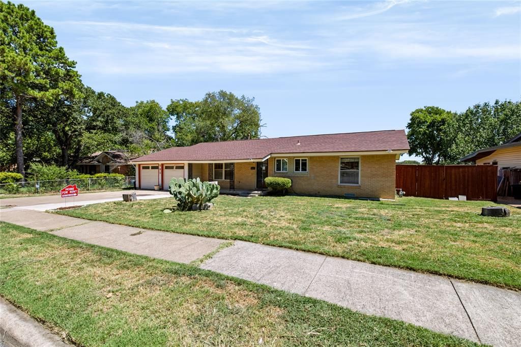 732 Hurstview Drive, Hurst
