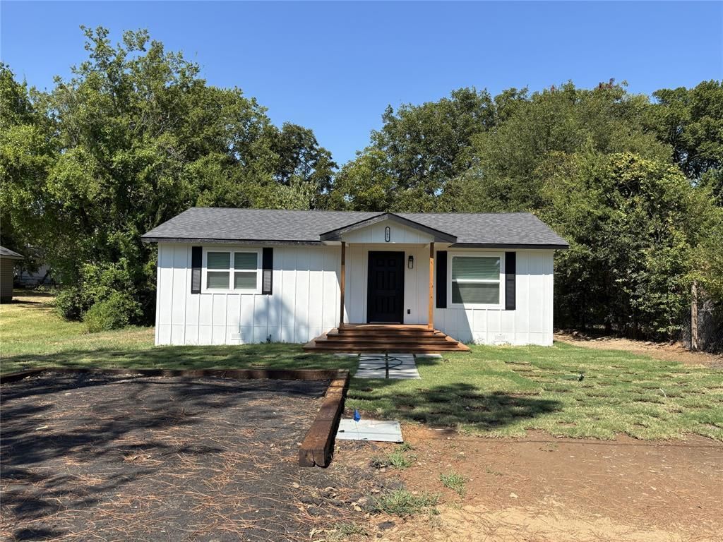 205 N Main Street, Edgewood