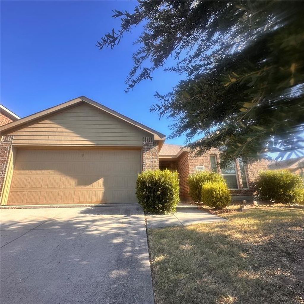 708 Westgate Court, Anna