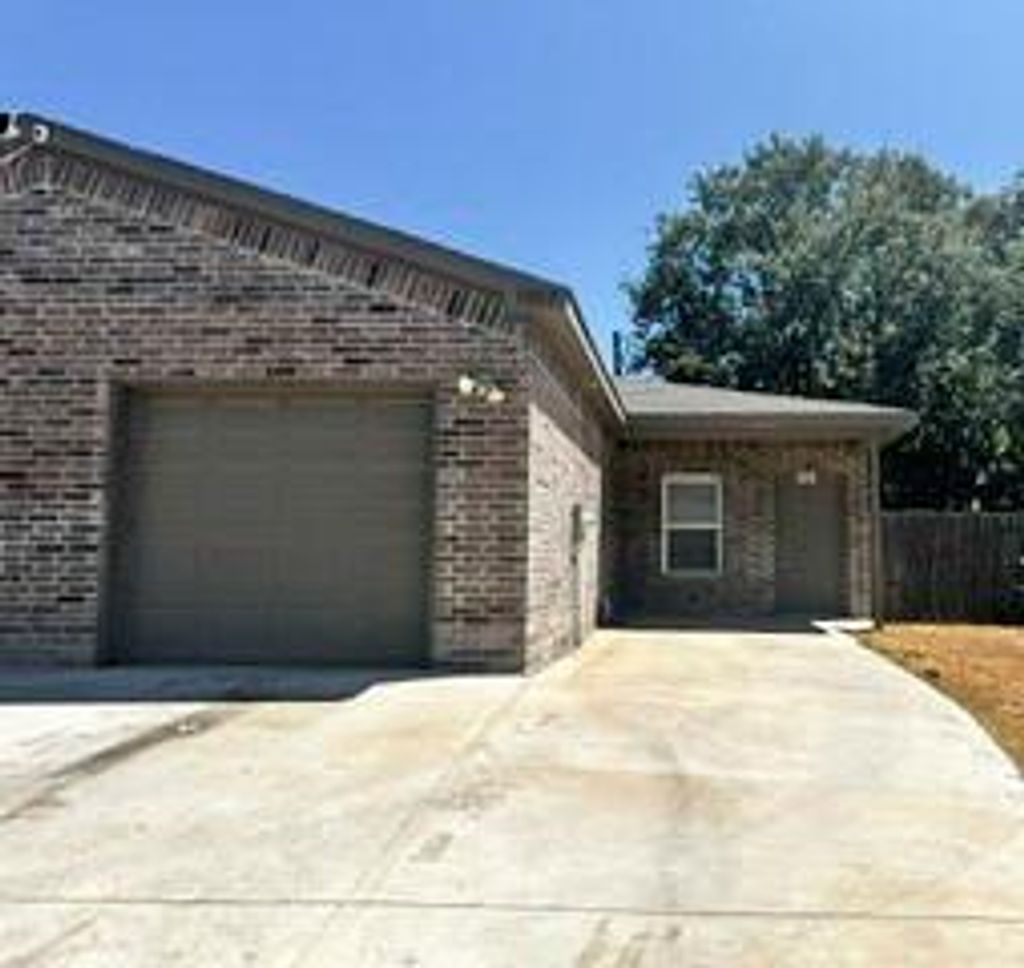 7407 Novella Drive, Fort Worth