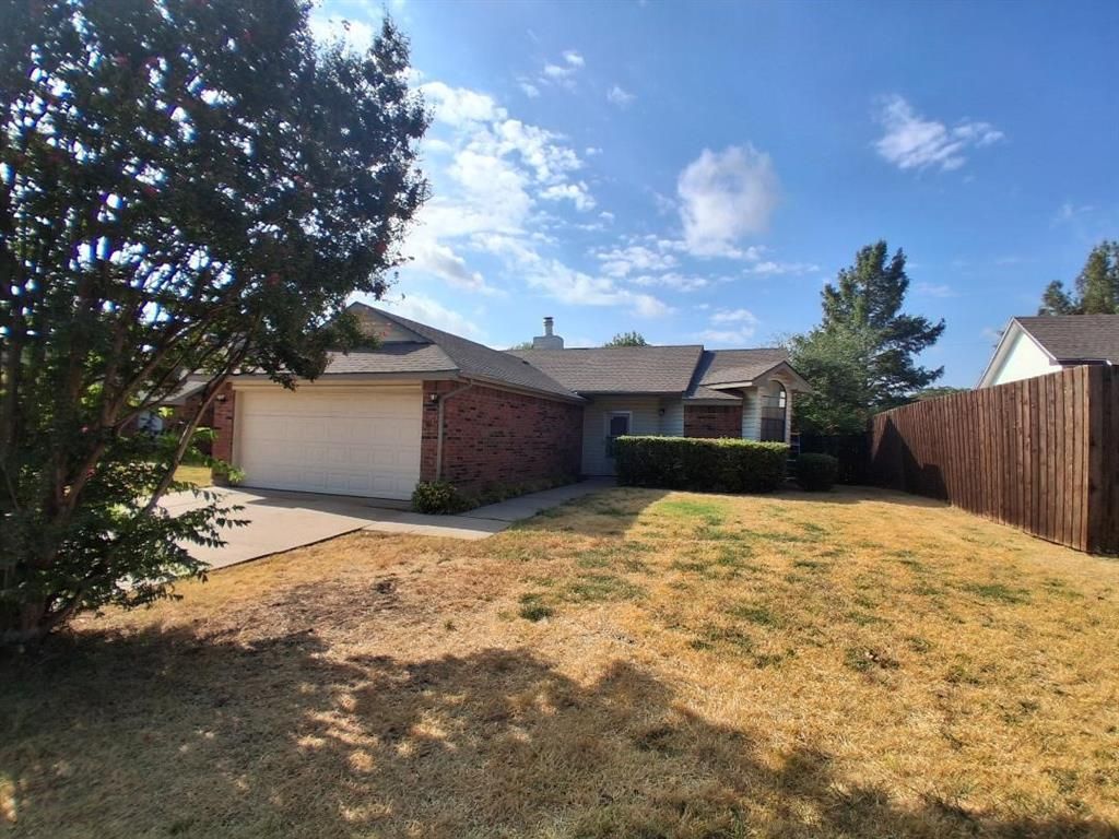 404 Benjamin Lane, Arlington