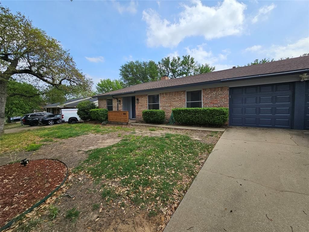 1109 W Redbud Drive, Hurst