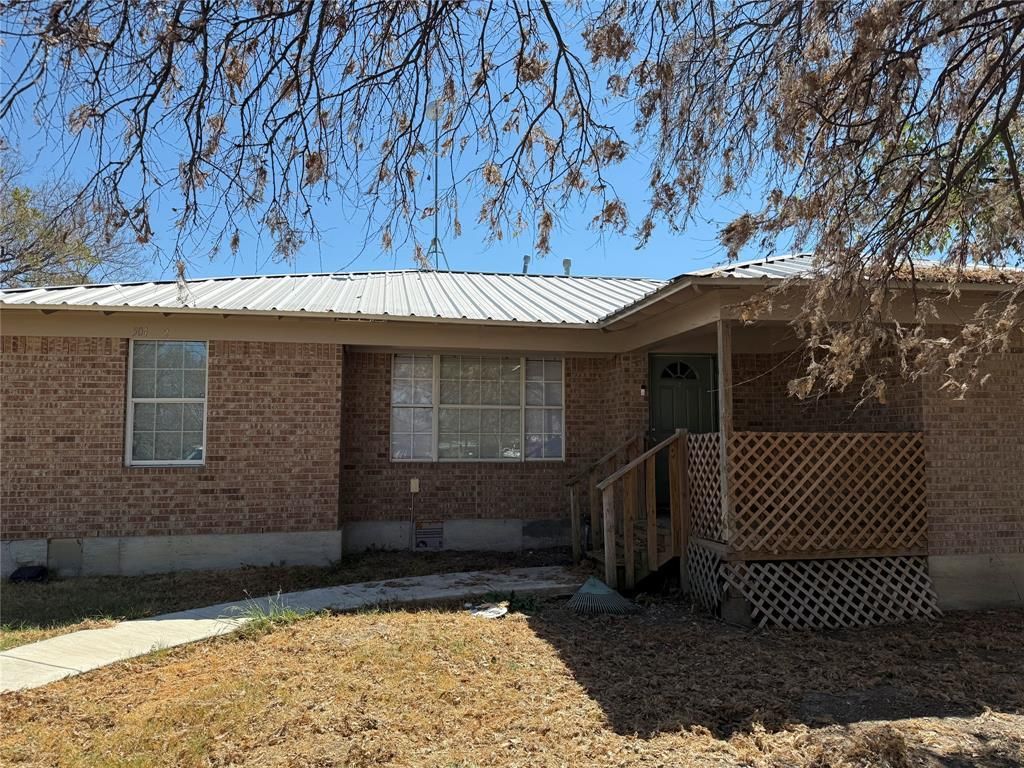 504 N Frederick Street Unit B, Ponder