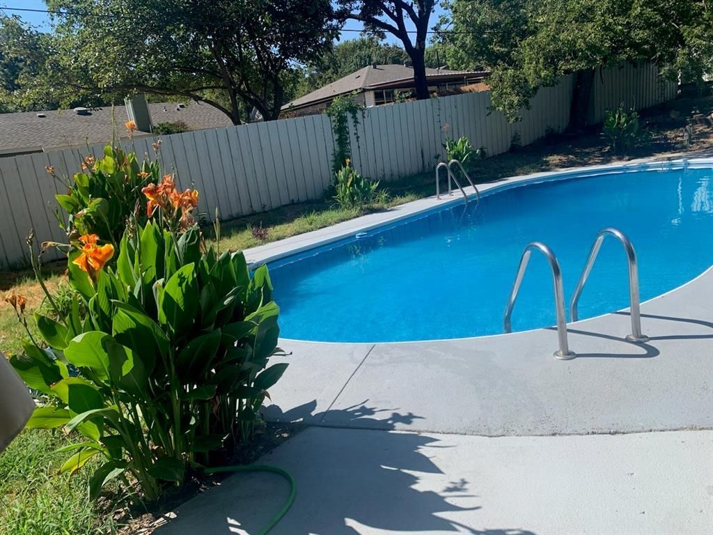 408 Windwood Court, Azle