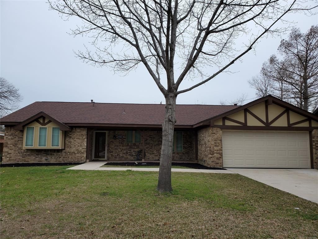 5901 Crestwood Circle, North Richland Hills