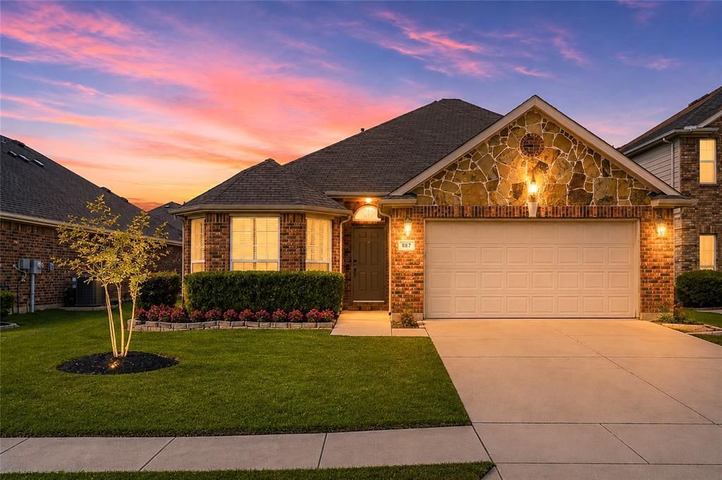 887 Woodrow Drive, Lewisville