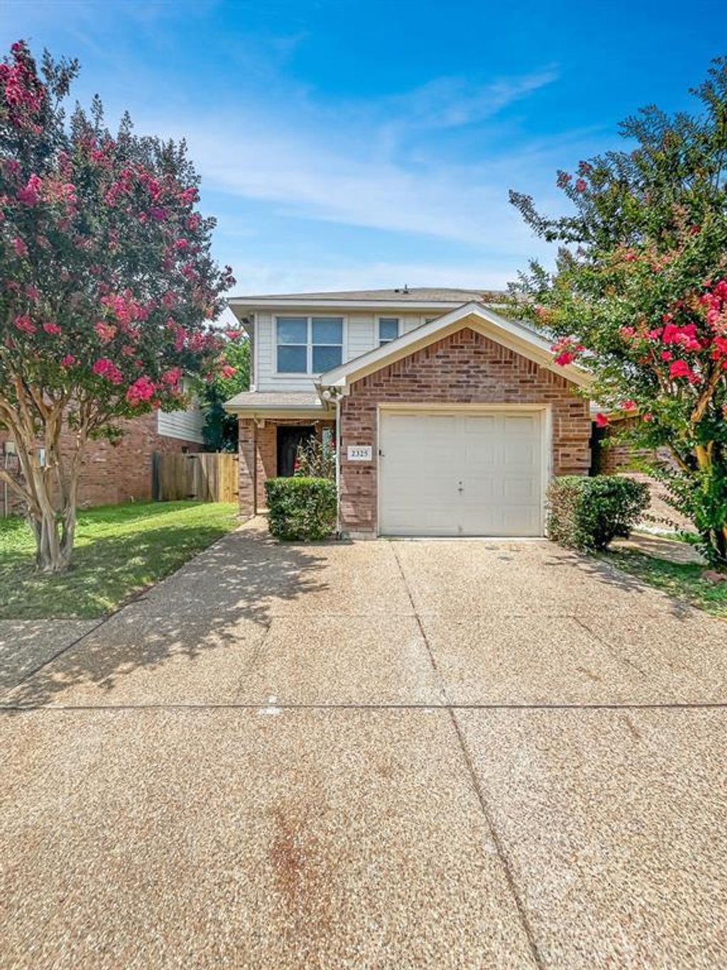 2325 Kingsway Drive, Arlington