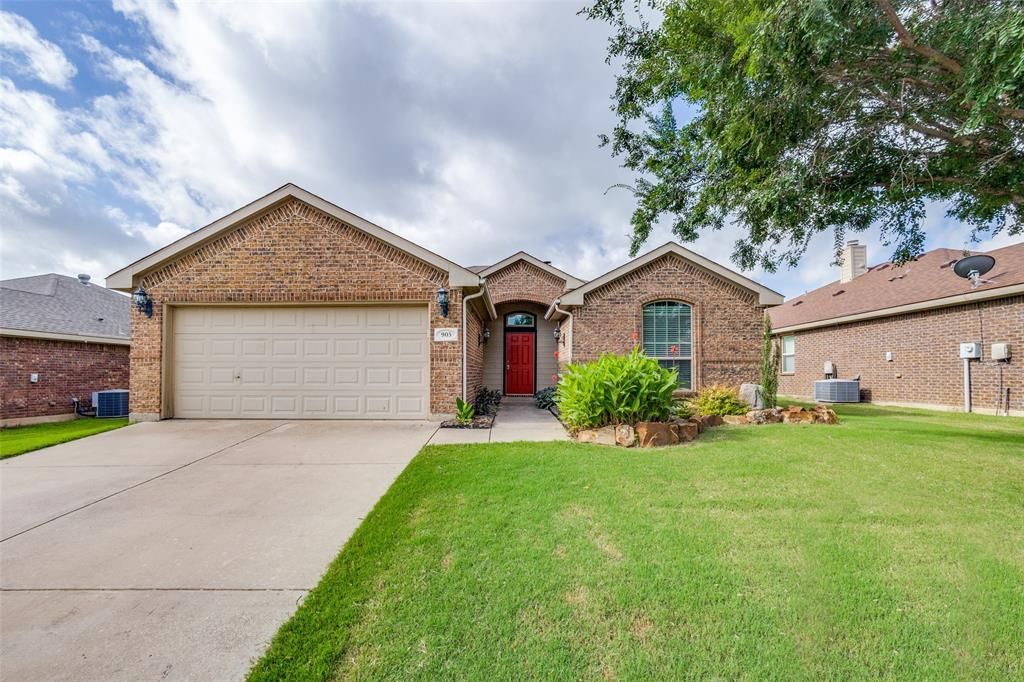 905 Meadowedge Lane, Denton