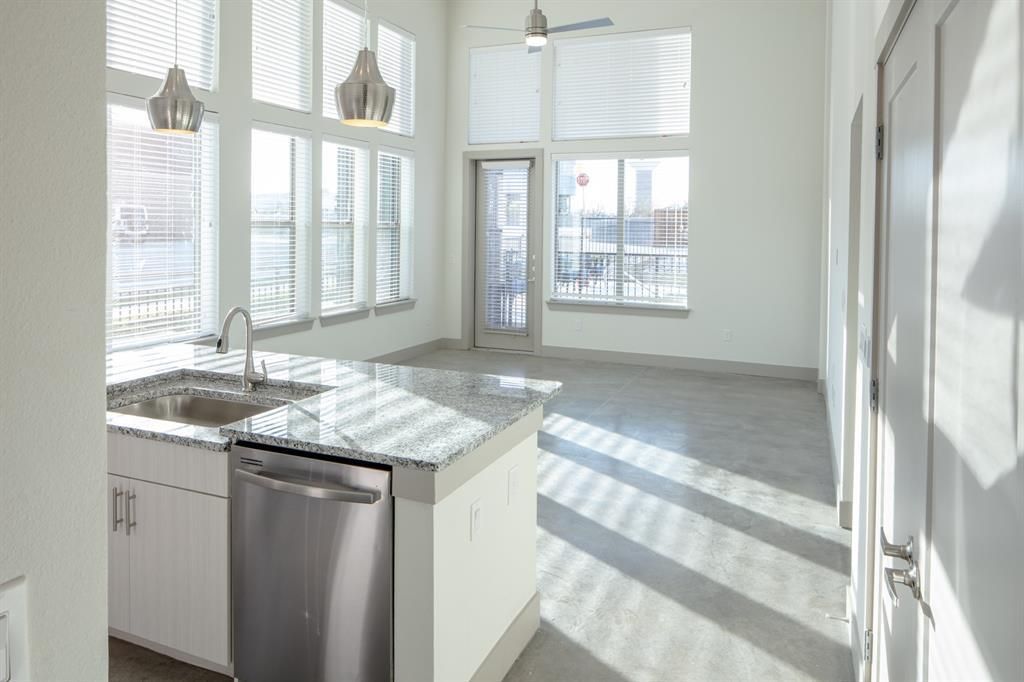 601 N Oak Street 302, Roanoke
