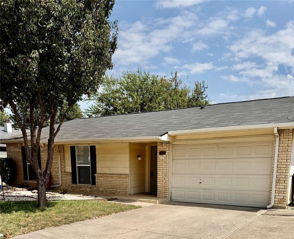 5312 Queens Court, Lake Dallas