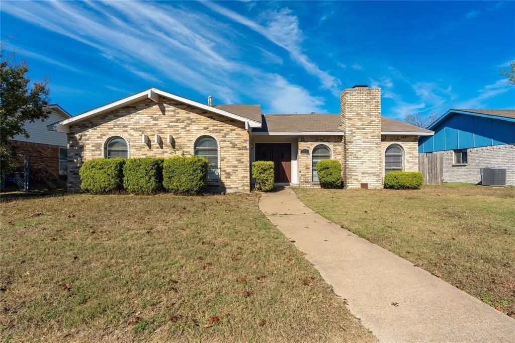 2913 Landershire Lane, Garland