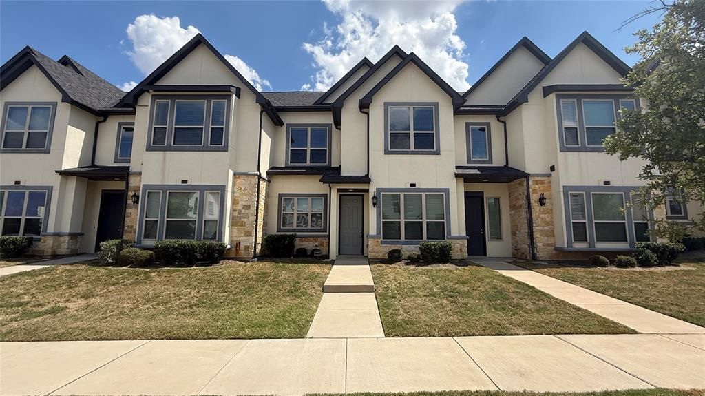 16072 Doe Lake Drive, Frisco
