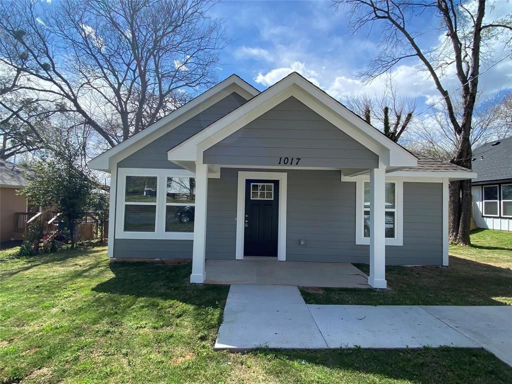1017 S Scullin Avenue, Denison