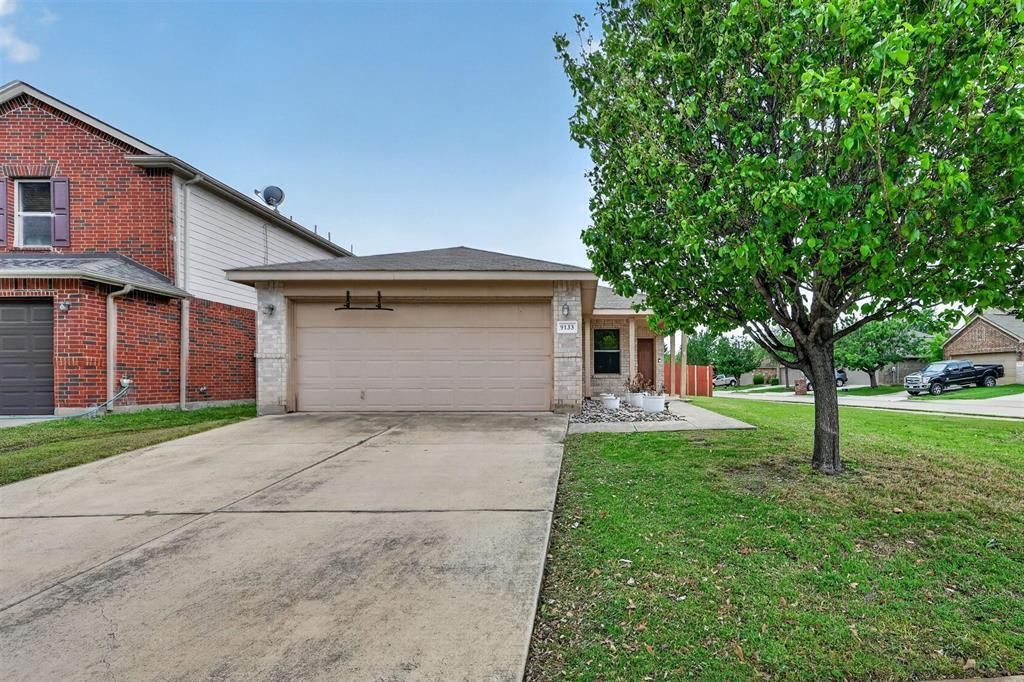9133 Sun Haven Way, Fort Worth