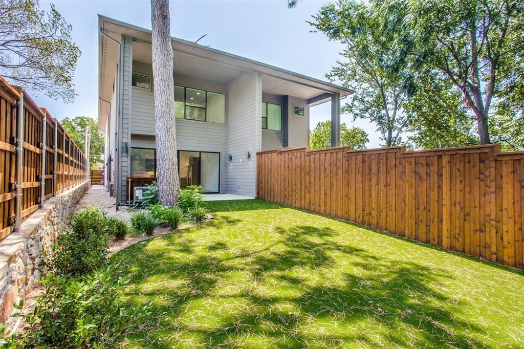 2335 Hondo Avenue, Dallas
