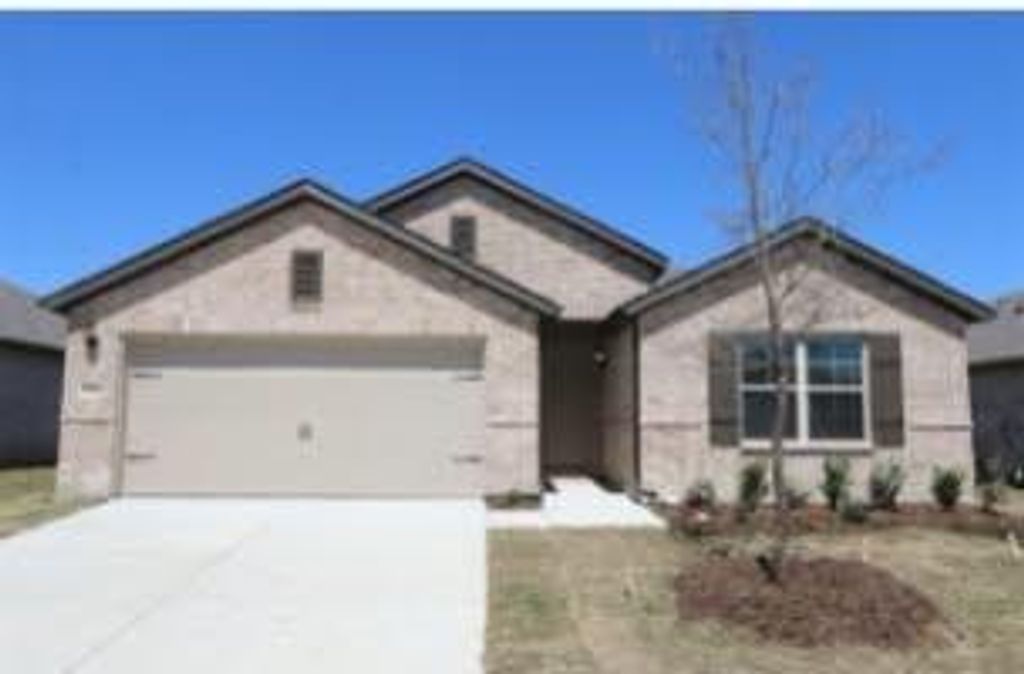 1929 Indian Grass Drive, Royse City