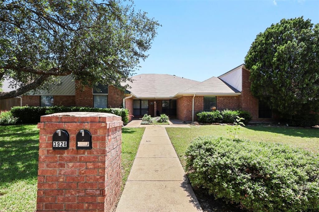 3924 Morman Lane, Addison