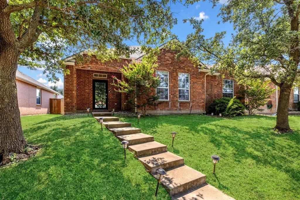 1526 Cliff Creek Drive, Allen