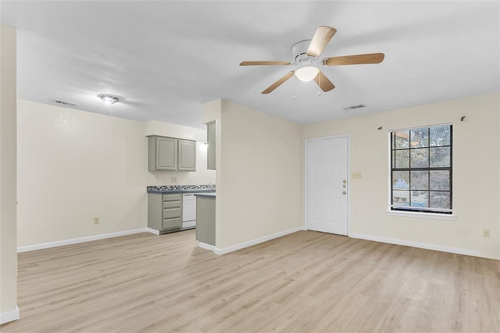 209 W Trinity Street C, Forney