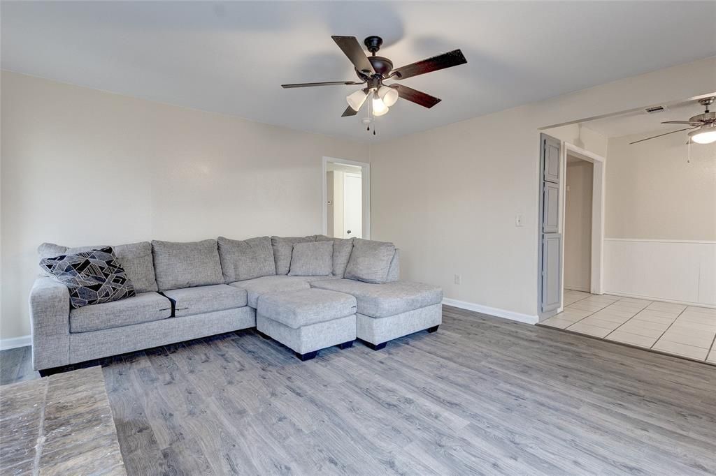 201 W Trinity Street B, Forney