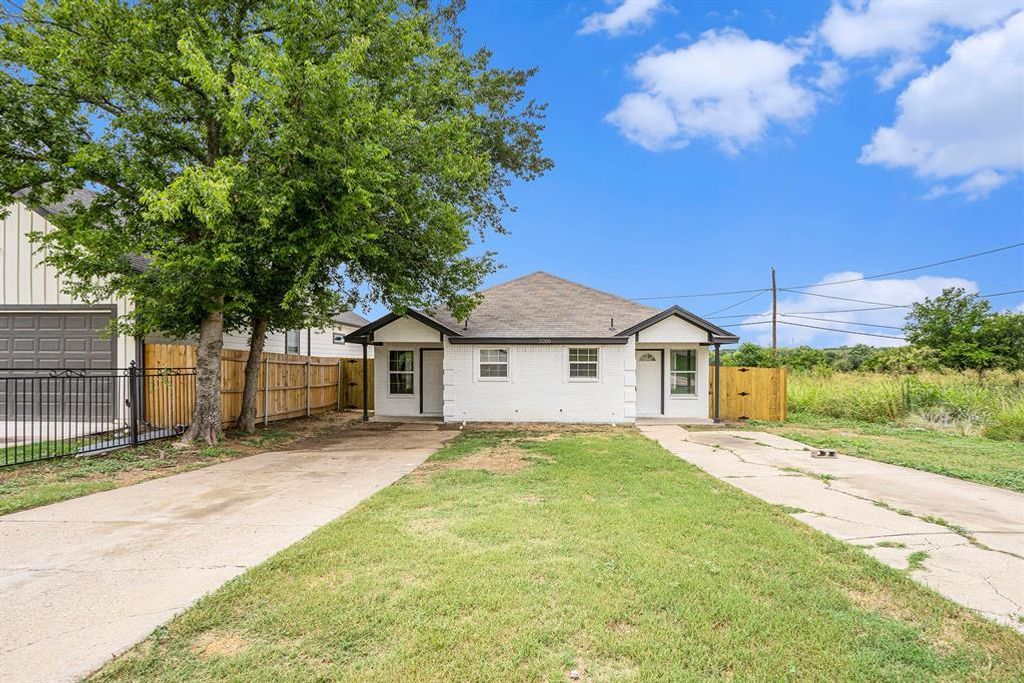 2200 Brookes Street B, Fort Worth