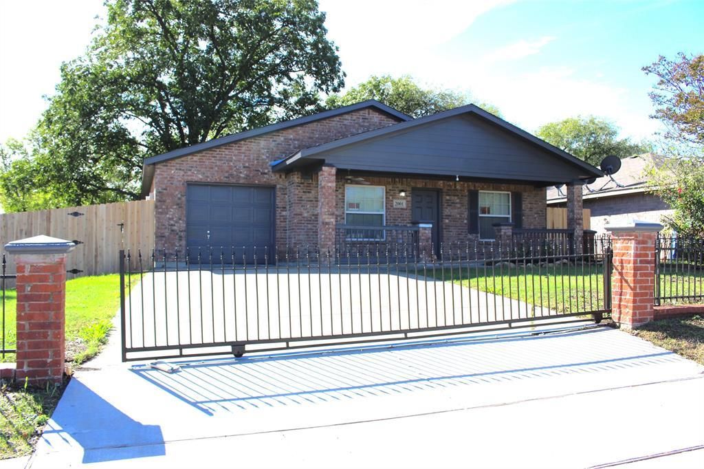 2001 San Antonio Street, Grand Prairie