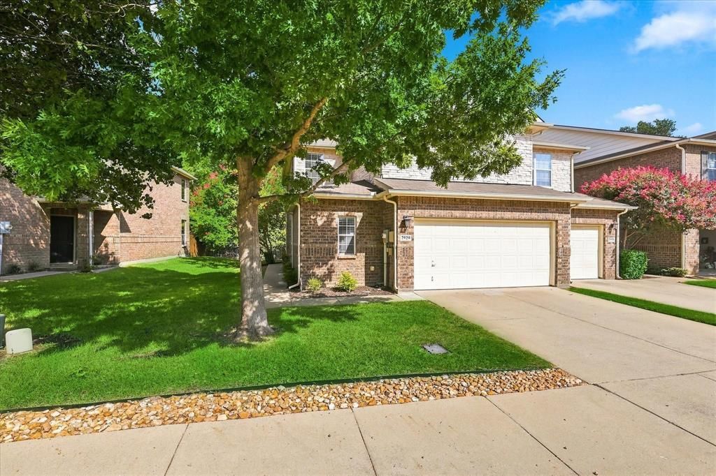 2929 Muirfield Drive, Lewisville
