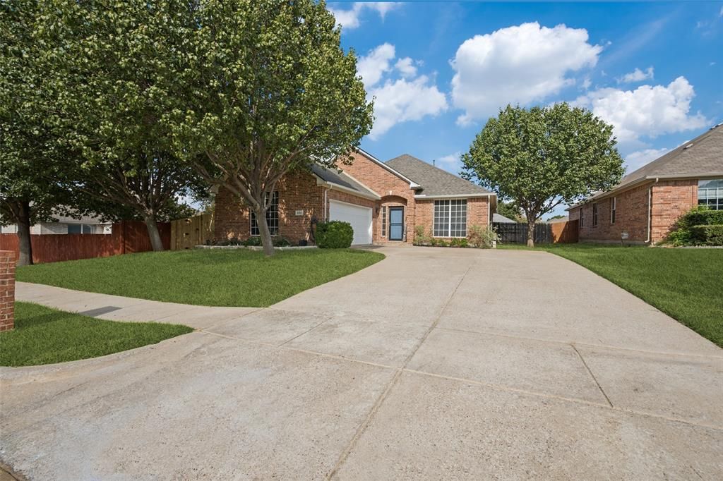 608 Mesa Ridge Court, Arlington