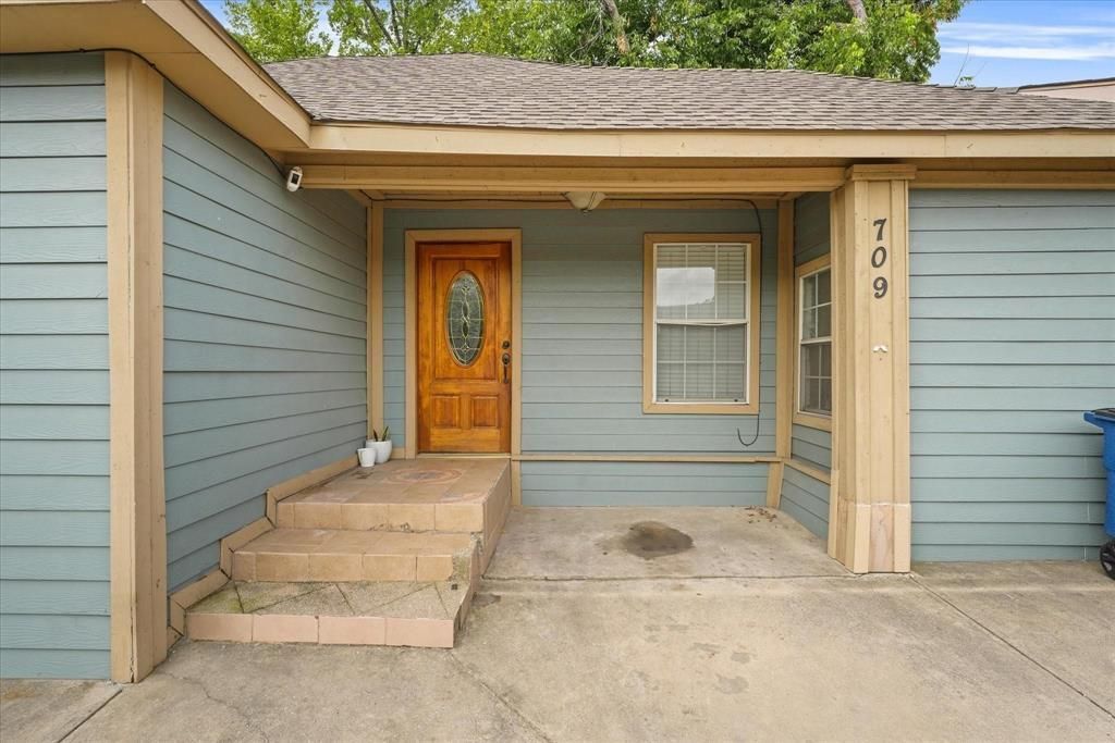 709 S Munger Boulevard, Dallas